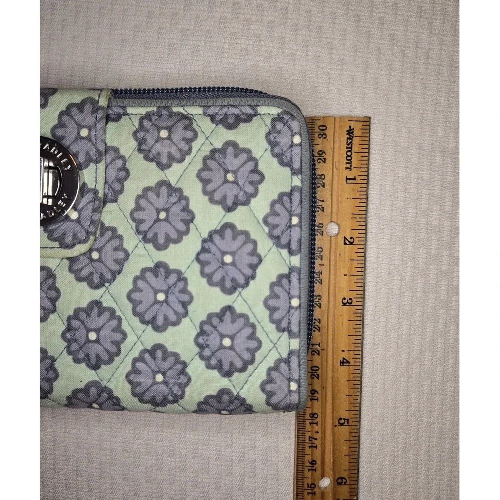 VERA BRADLEY Silver Turnlock Wallet Clutch Nomadic Floral Retired Organizer EUC - Picture 6 of 8